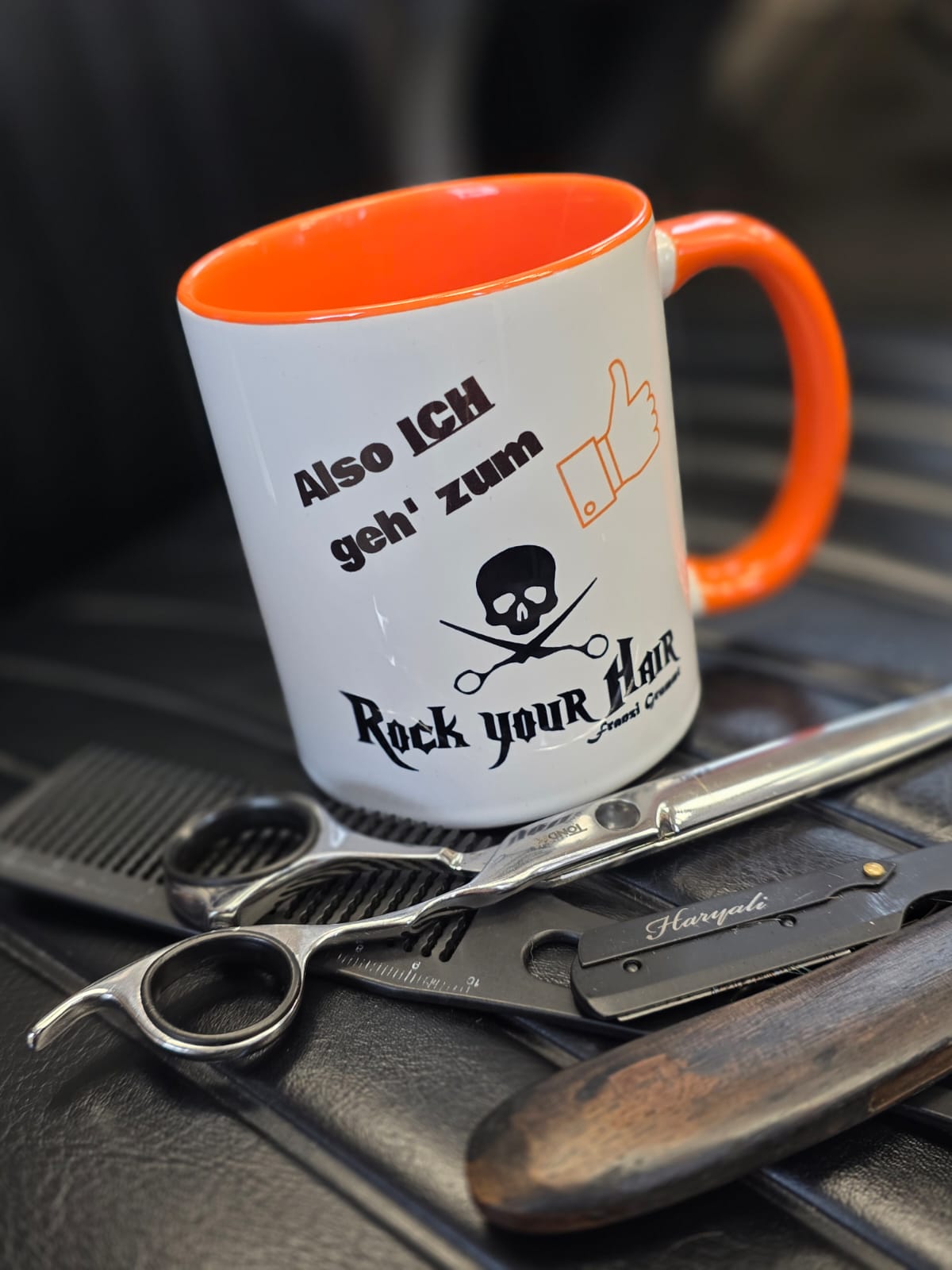 UNSERE FRECHE TASSE - UND WAS MACHT DEIN FRISEUR BERUFLICH?